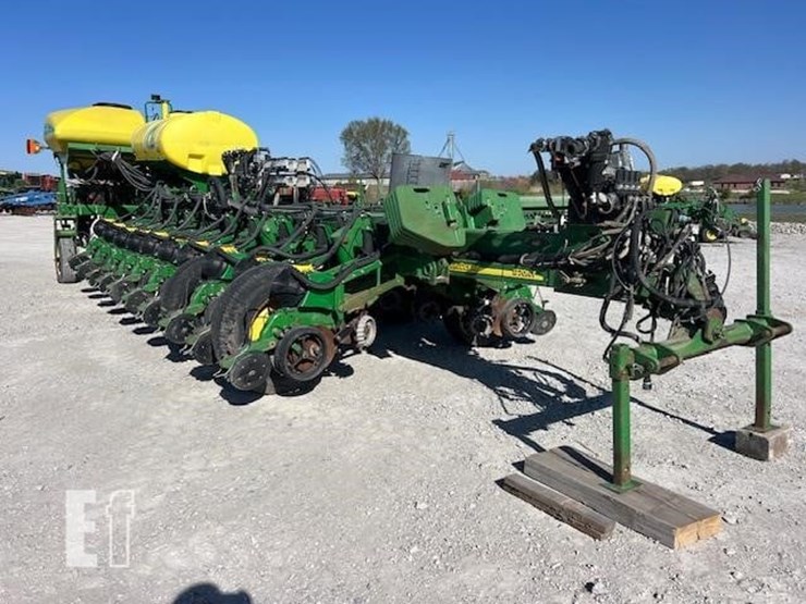 2009-john-deere-1770nt-image-11