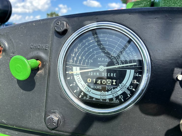 1958-john-deere-820-image-47
