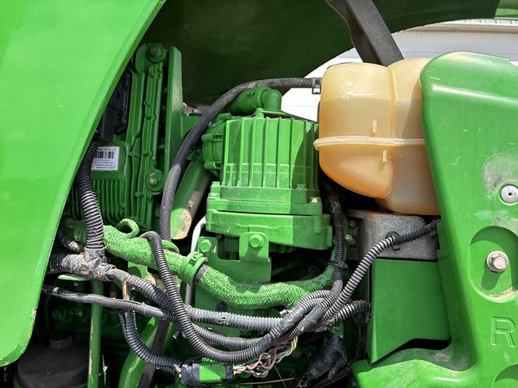 2014-john-deere-8285r-image-42
