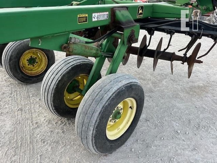 john-deere-630-image-23