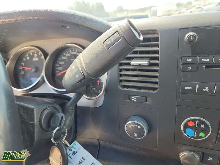 2011-chevrolet-silverado-1500-image-15