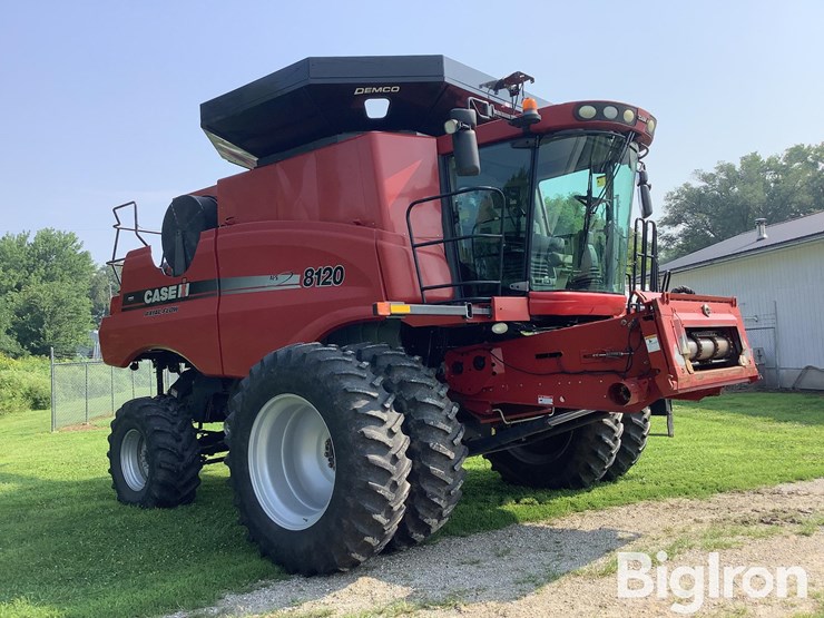 2010-case-ih-8120-image-3