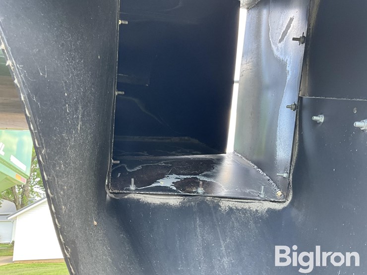 2019-e-z-trail-870-grain-cart-image-17
