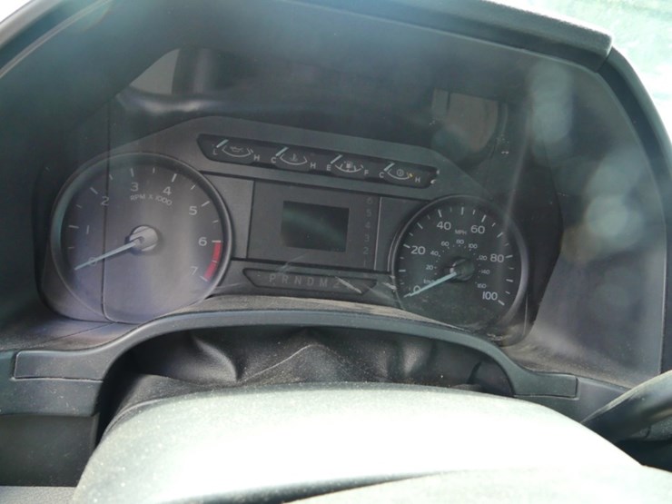 2019-ford-f350-xl-image-16