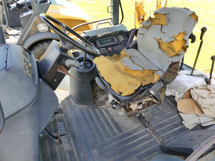 deere-410g-image-15