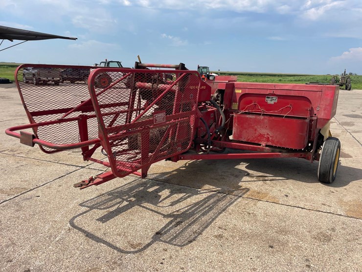new-holland-311-image-3