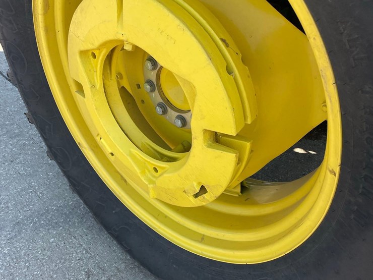 2015-john-deere-6115d-image-13