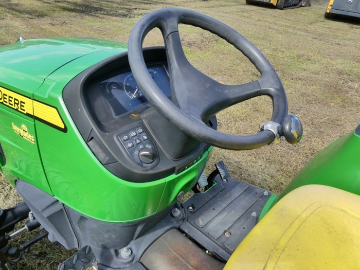 john-deere-3038e-image-11