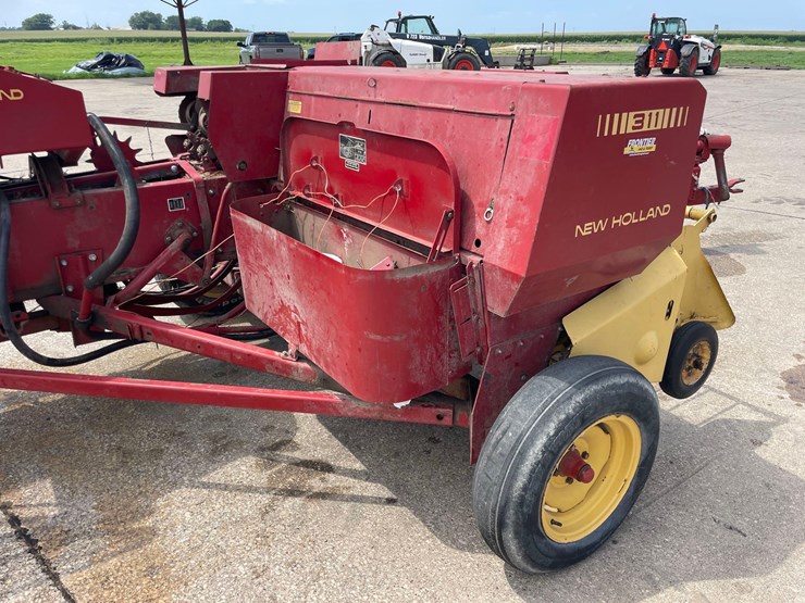 new-holland-311-image-15