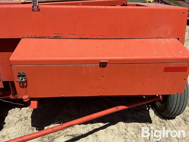 massey-ferguson-128-image-15