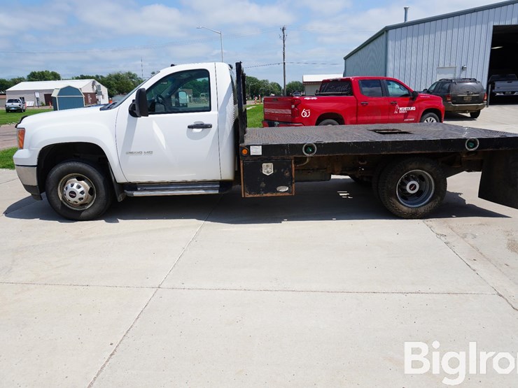 2011-gmc-sierra-3500-image-8