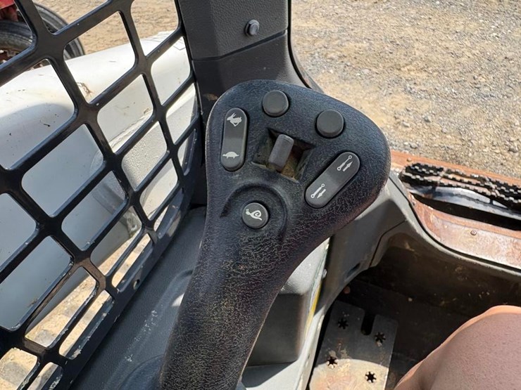 2020-bobcat-t66-image-27