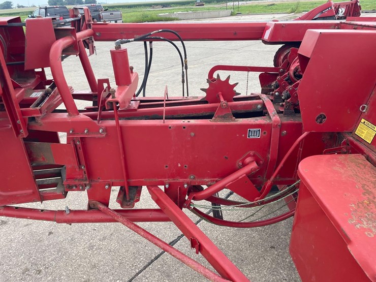 new-holland-311-image-17