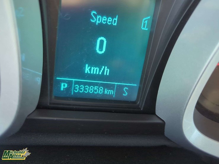 2012-chevrolet-equinox-lt-image-8
