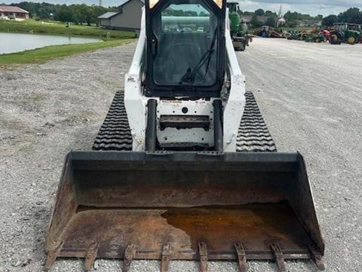 2008-bobcat-t300-image-8