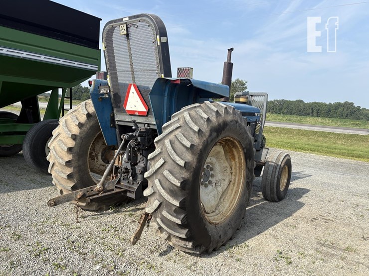 new-holland-7610s-image-13