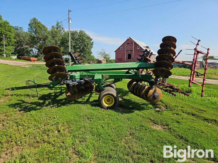 john-deere-630-image-8