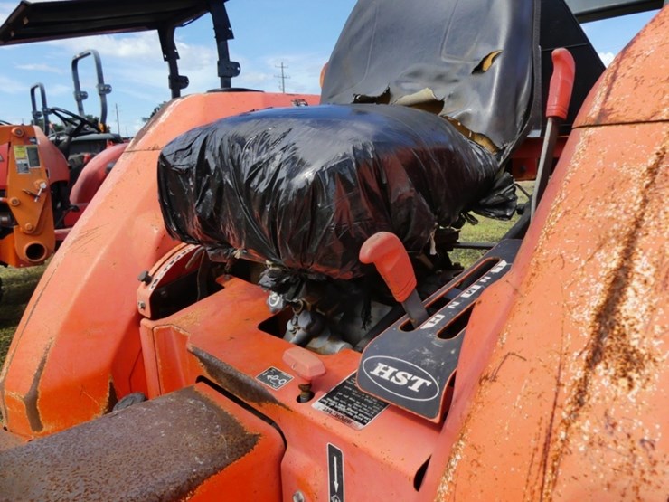 2010-kubota-l3400-image-10