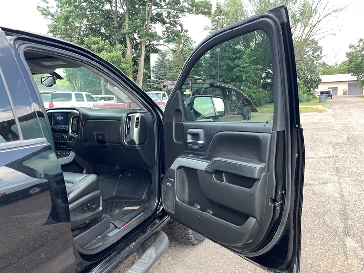 2018-chevrolet-silverado-1500-z71-image-57