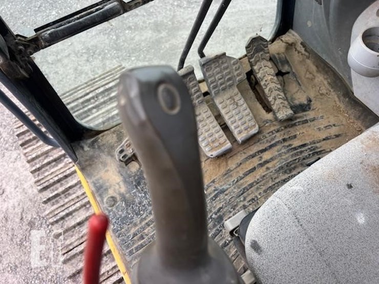 2014-deere-290g-lc-image-54