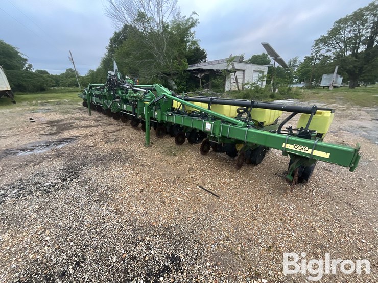 2013-john-deere-1720-image-1