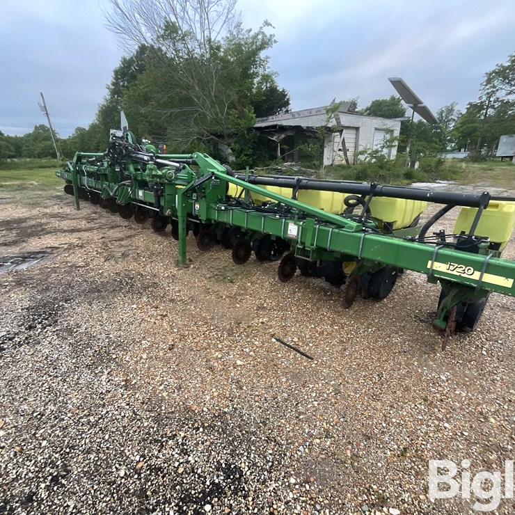 2013 JOHN DEERE 1720