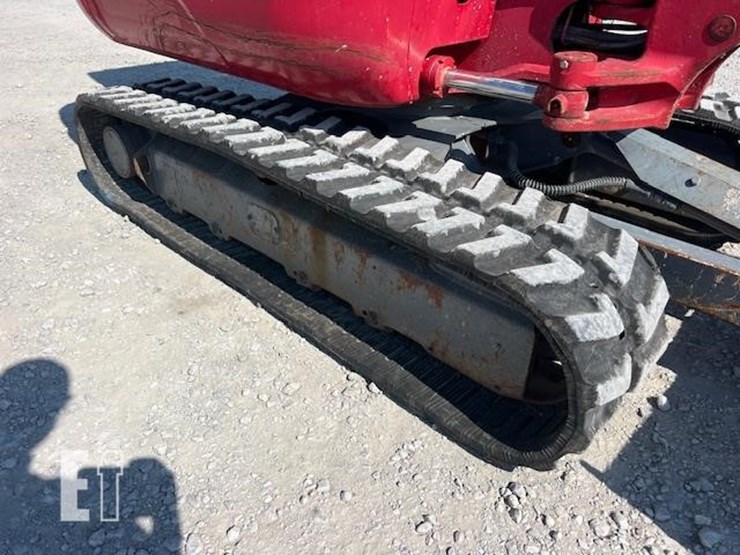 takeuchi-tb235-2-image-19