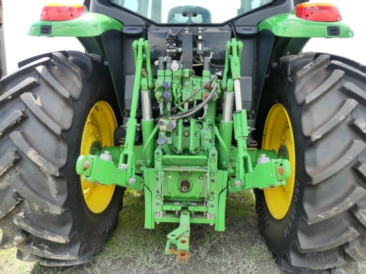 2024-john-deere-6110m-image-5