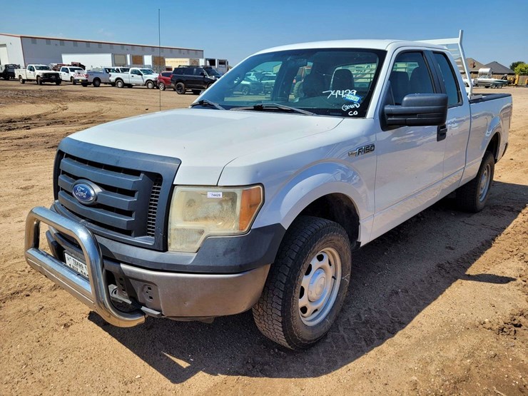 2011-ford-f150-xl-image-1
