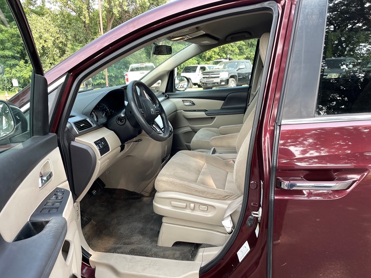 2014-honda-odyssey-image-51