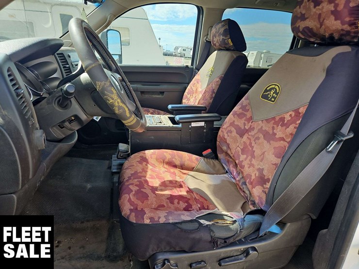 2012-chevrolet-silverado-2500hd-image-13