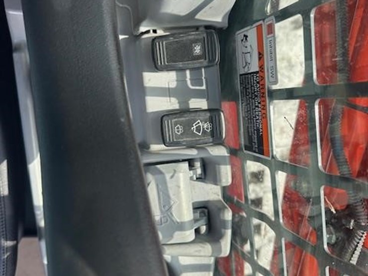 2018-kubota-svl95-2s-image-11