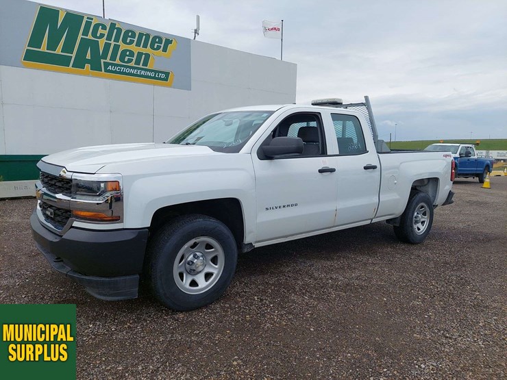 2016-chevrolet-silverado-1500-image-1