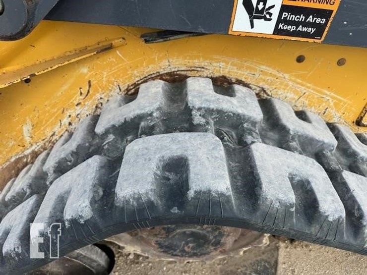 deere-317g-image-11