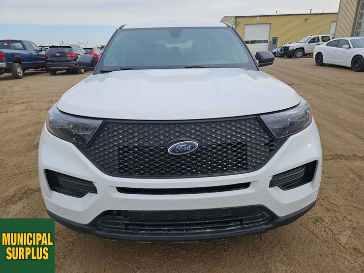 2020-ford-explorer-image-19