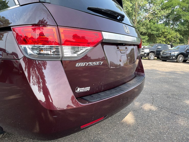 2014-honda-odyssey-image-25