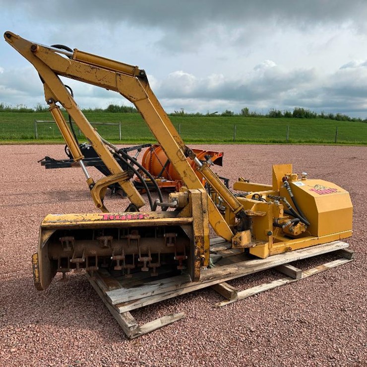 NEW HOLLAND TV140
