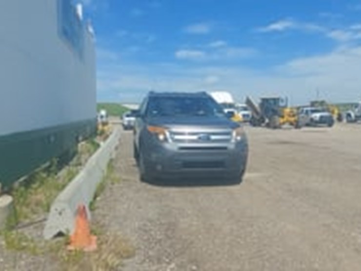 2014-ford-explorer-xlt-image-5