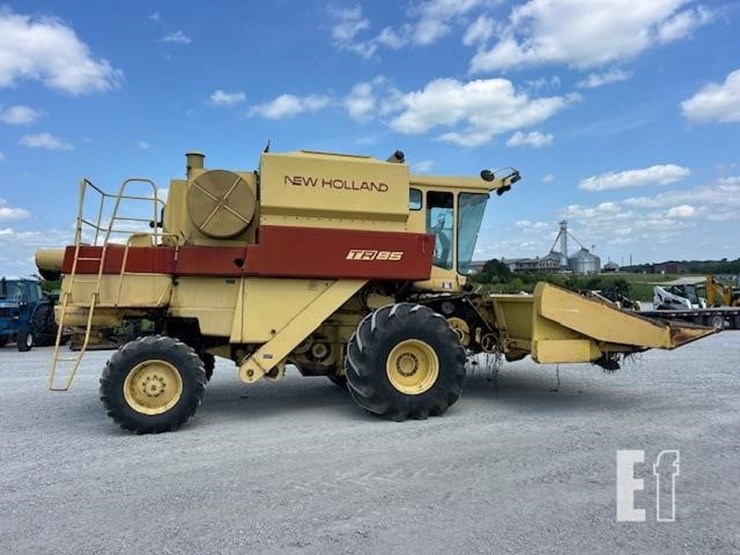 new-holland-tr85-image-9