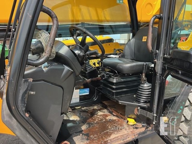 2015-jcb-507-42-image-29