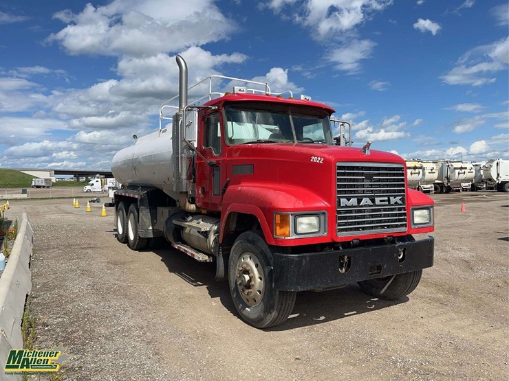 2004-mack-ch613-image-16