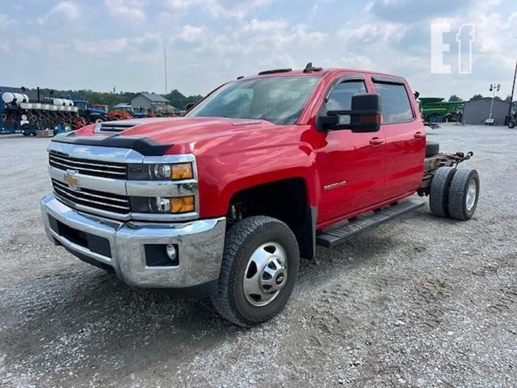 2018-chevrolet-silverado-3500hd-image-1
