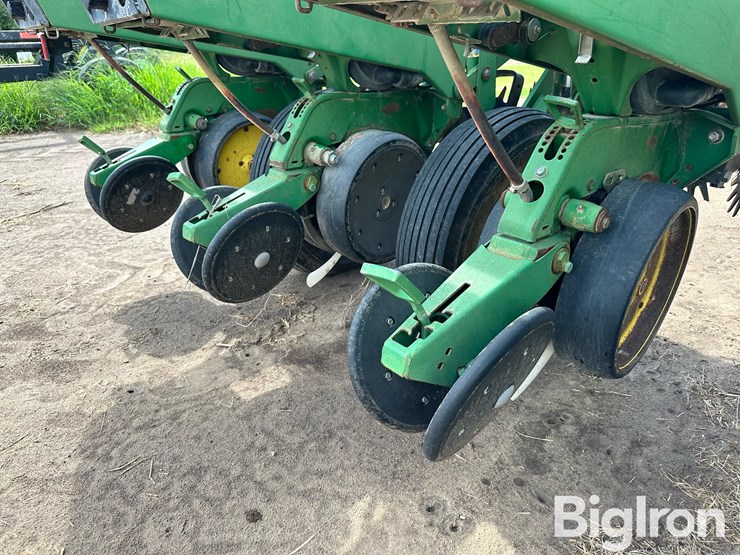 john-deere-7200-image-19