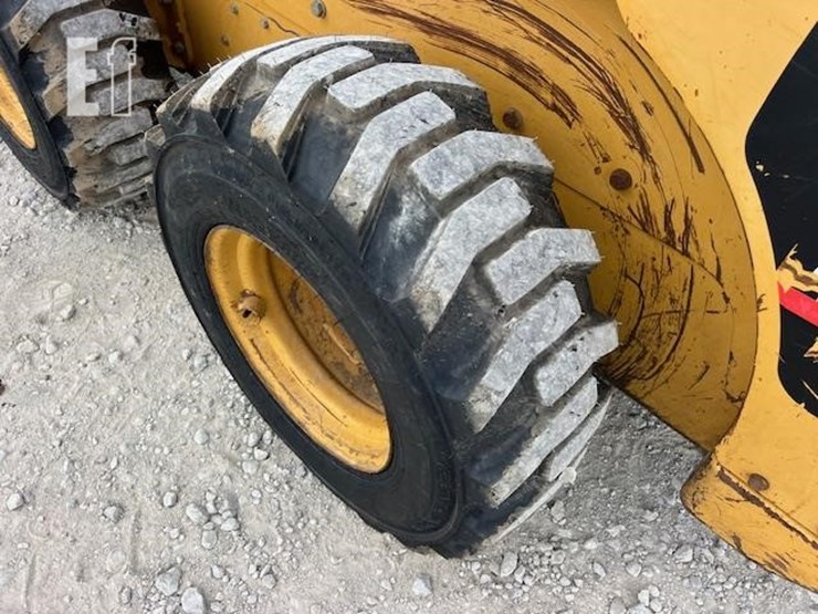 caterpillar-246-image-18