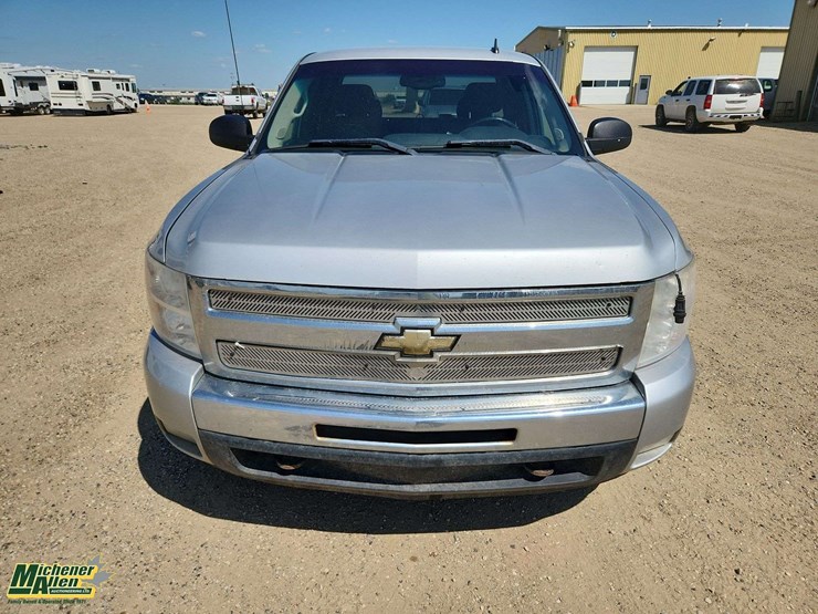 2011-chevrolet-silverado-1500-image-22