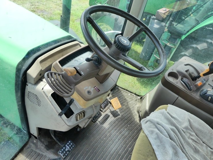 john-deere-7520-image-11