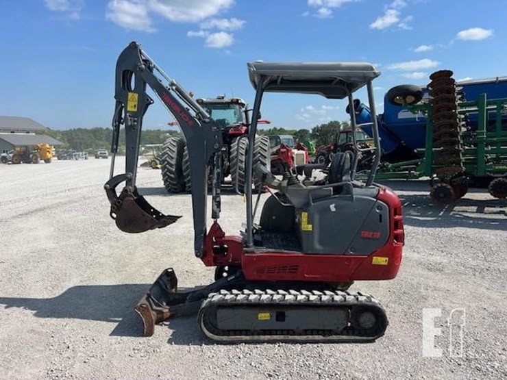 takeuchi-tb216-image-3