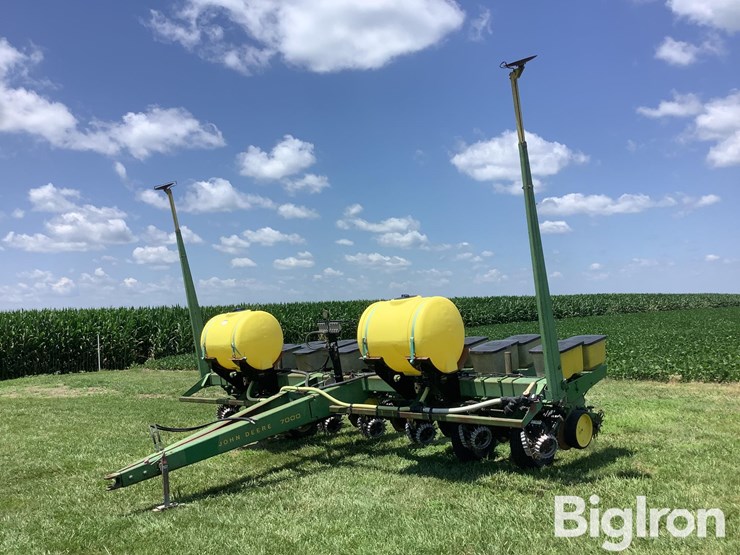 john-deere-7000-image-1