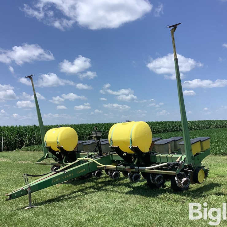 JOHN DEERE 7000