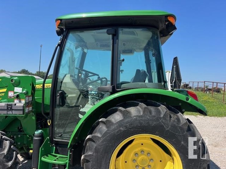 2021-john-deere-5075e-image-30